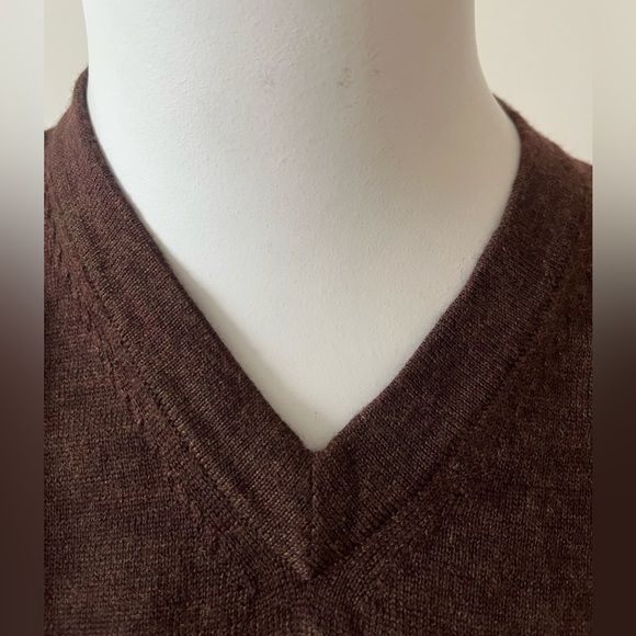 Alfani Men's V- Neck 100% Pure new Italian Merino Extra Fine Size Large. - Picture 4 of 8